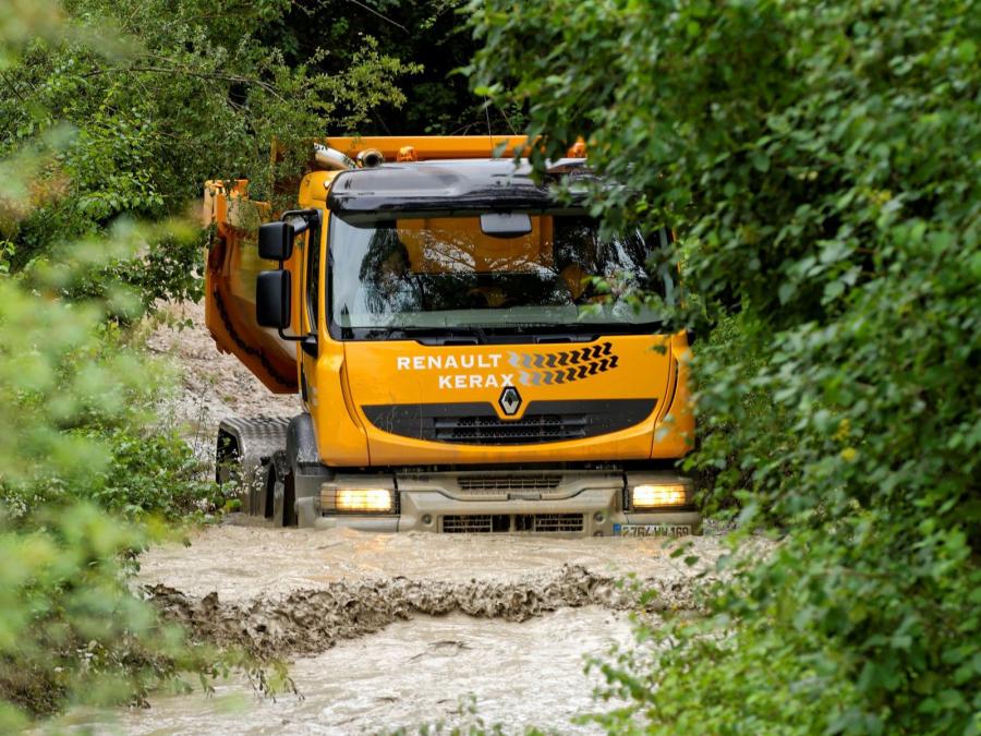  Renault Kerax 8x4 Tipper 1996 года  (фото 19 из 25)